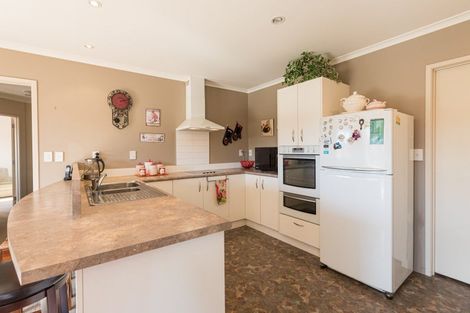 Photo of property in 215 Racecourse Road, Waipawa, Otane, 4277