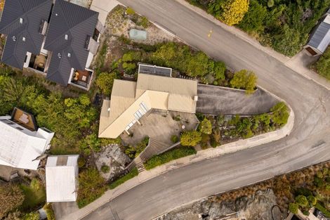 Photo of property in 9 Wakatipu Heights, Queenstown, 9300