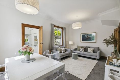 Photo of property in 8 Moir Street, Mount Victoria, Wellington, 6011