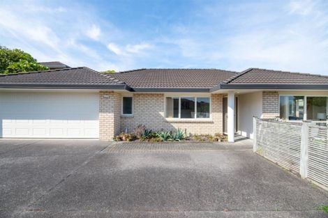 Photo of property in 27 John Brooke Crescent, East Tamaki Heights, Auckland, 2016