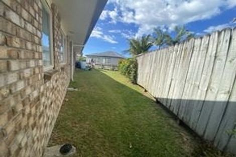Photo of property in 15 Malin Place, Pinehill, Auckland, 0632