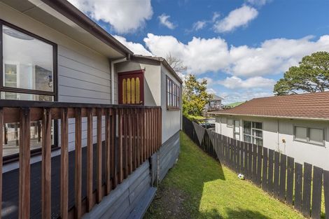 Photo of property in 23 Luckens Road, West Harbour, Auckland, 0618