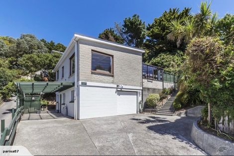 Photo of property in 18 Southern Cross Crescent, Island Bay, Wellington, 6023