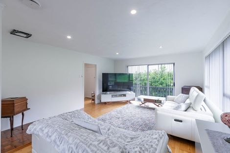 Photo of property in 42 Cyclarama Crescent, Massey, Auckland, 0614