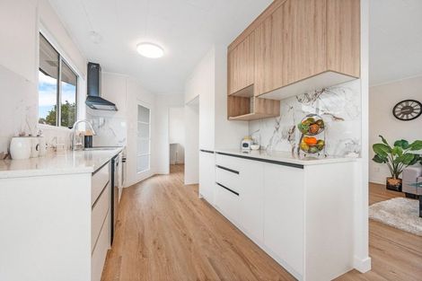 Photo of property in 11 Murillo Place, Henderson, Auckland, 0612