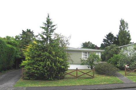Photo of property in 13 Paramu Avenue, Birkdale, Auckland, 0626