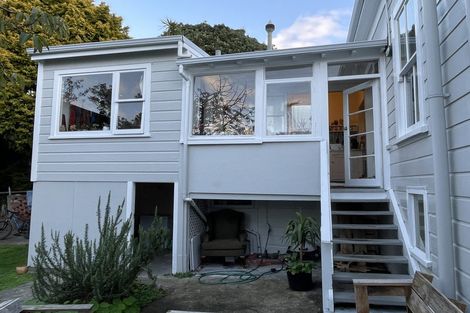 Photo of property in 19 Myrtle Crescent, Mount Cook, Wellington, 6021