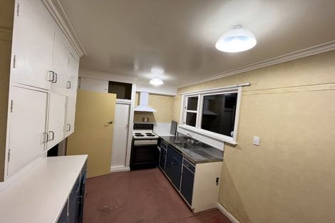 Photo of property in 27 Saint Albans Avenue, Hokowhitu, Palmerston North, 4410