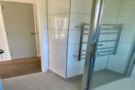 Photo of property in 21 Eskdale Road, Birkdale, Auckland, 0626