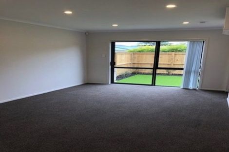 Photo of property in 2/9 Marlene Avenue, Te Atatu South, Auckland, 0610