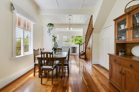 Photo of property in 1/6 Valley Road, Northcote, Auckland, 0626