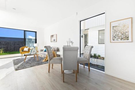 Photo of property in 6/101 Botany Road, Botany Downs, Auckland, 2010