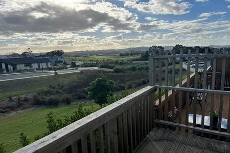 Photo of property in 9 Kapuarangi Lane, Papakura, 2110