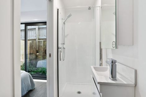 Photo of property in 3 Meg Lane, Glen Eden, Auckland, 0602
