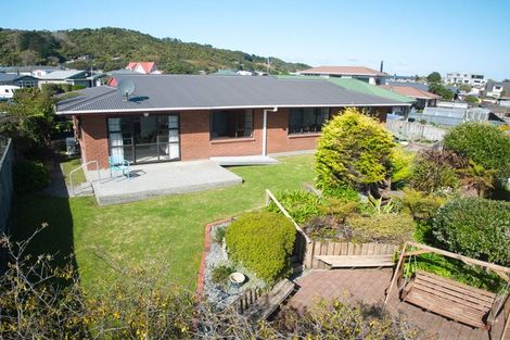Photo of property in 18 Parfitt Place, Greymouth, 7805