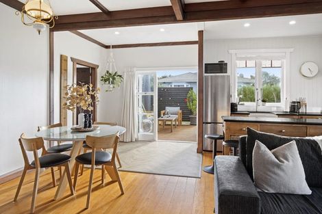 Photo of property in 18 Sandspit Road, Waiuku, 2123