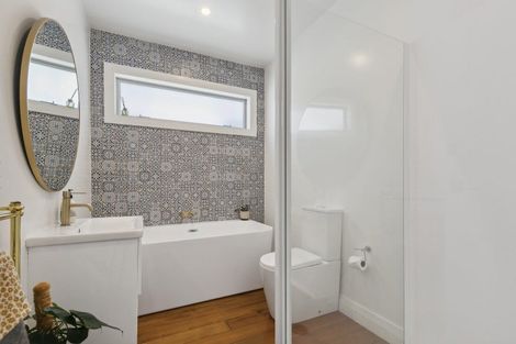 Photo of property in 201 Onepu Road, Lyall Bay, Wellington, 6022