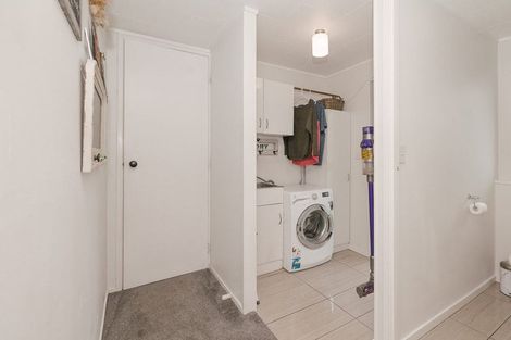 Photo of property in 21 Peppertree Glade, Kelvin Grove, Palmerston North, 4414