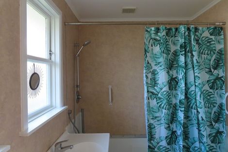 Photo of property in 60 Beazley Avenue, Paparangi, Wellington, 6037