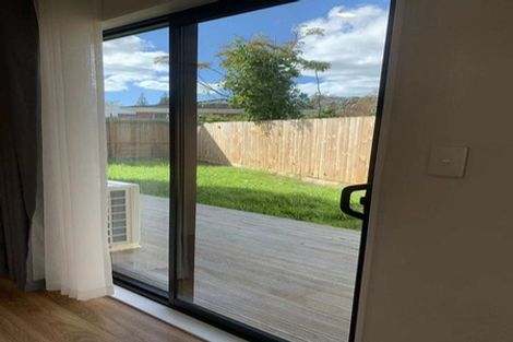 Photo of property in 98 Cardiff Road, Pakuranga, Auckland, 2010