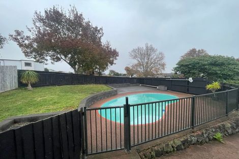 Photo of property in 10 Yeoman Place, Howick, Auckland, 2014