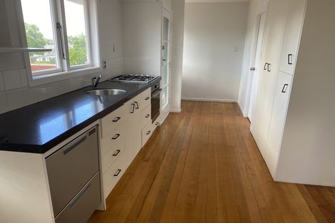 Photo of property in 95 Kervil Avenue, Te Atatu Peninsula, Auckland, 0610