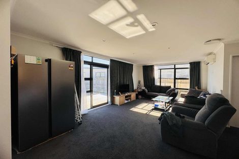 Photo of property in 48 Exeter Crescent, Takaro, Palmerston North, 4412