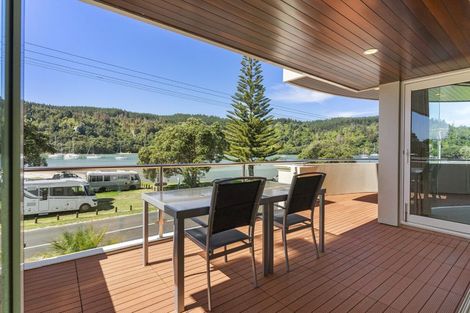 Photo of property in 301 Beach Road, Whangamata, 3620
