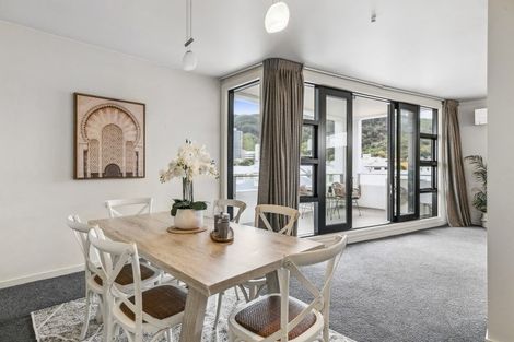 Photo of property in Endeavour Apartments, 8/125 Thorndon Quay, Pipitea, Wellington, 6011