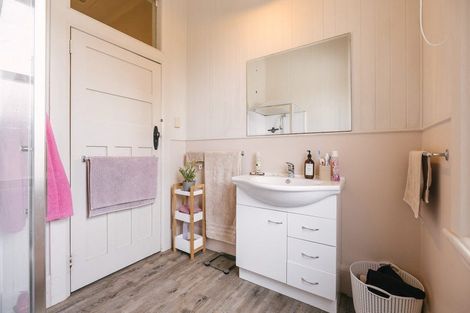 Photo of property in 74 Chelwood Street, Takaro, Palmerston North, 4412