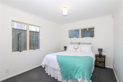 Photo of property in 33u2 Hawker Street, Mount Victoria, Wellington, 6011