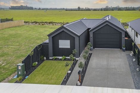 Photo of property in 18 Ellmers Street, Woodend, 7691