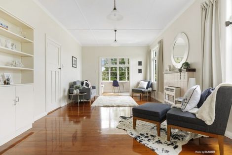 Photo of property in 11 Norfolk Street, Northland, Wellington, 6012