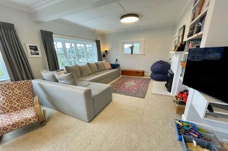 Photo of property in 10 Paisley Terrace, Karori, Wellington, 6012