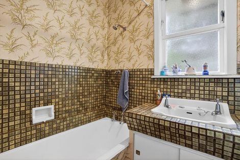 Photo of property in 15 Rosecamp Road, Beach Haven, Auckland, 0626