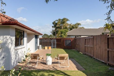 Photo of property in 25 Beachmere Place, Papamoa Beach, Papamoa, 3118