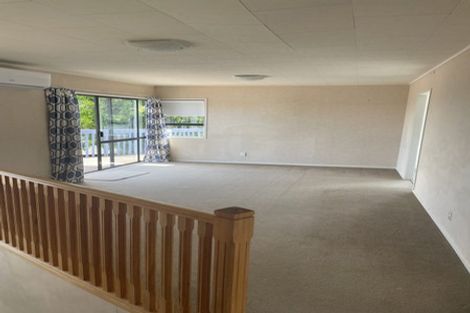 Photo of property in 11 Santiago Crescent, Unsworth Heights, Auckland, 0632