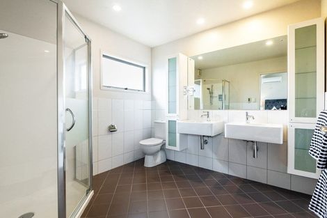 Photo of property in 19 English Oak Drive, Schnapper Rock, Auckland, 0632