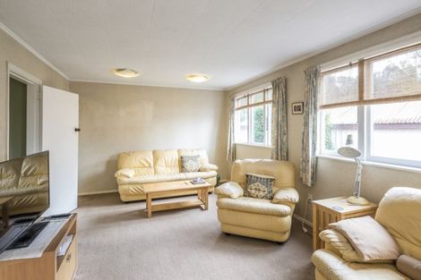 Photo of property in 11 Atarau Grove, Paraparaumu, 5032