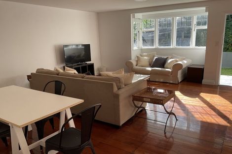 Photo of property in 2b Wilkinson Street, Oriental Bay, Wellington, 6011