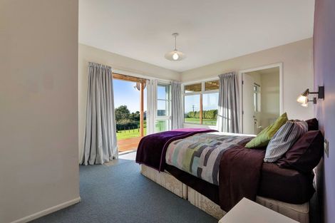 Photo of property in 1532 Carrington Road, Hurworth, New Plymouth, 4371