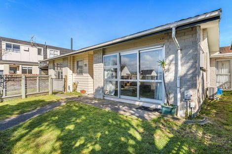 Photo of property in 2 Cobar Close, Maupuia, Wellington, 6022