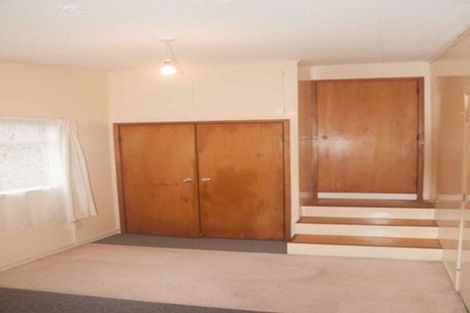 Photo of property in 42 Fruitvale Road, New Lynn, Auckland, 0600