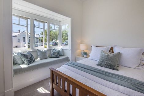 Photo of property in 37 Kiwi Road, Stanley Point, Auckland, 0624