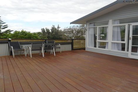 Photo of property in 81 Seaview Road, Paraparaumu Beach, Paraparaumu, 5032