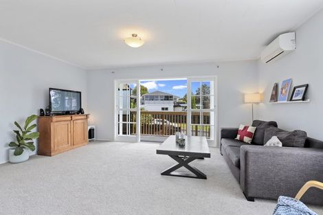 Photo of property in 39 Butterworth Drive, Glendene, Auckland, 0602