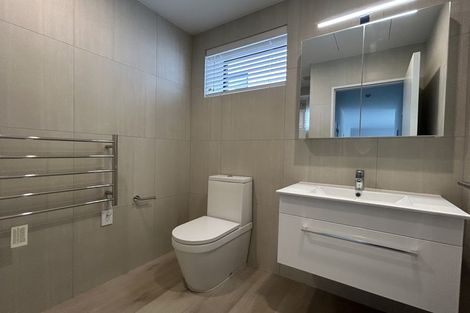 Photo of property in 25 Potter Avenue, Northcote, Auckland, 0627