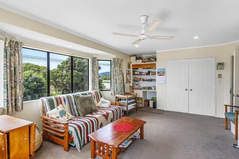 Photo of property in 12 Rua Road, Paraparaumu Beach, Paraparaumu, 5032