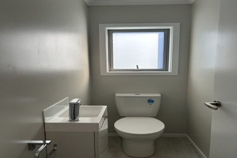 Photo of property in 18 Koru Loop, Paraparaumu, 5032