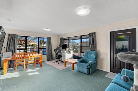 Photo of property in 1/172 Sawyers Arms Road, Bishopdale, Christchurch, 8053